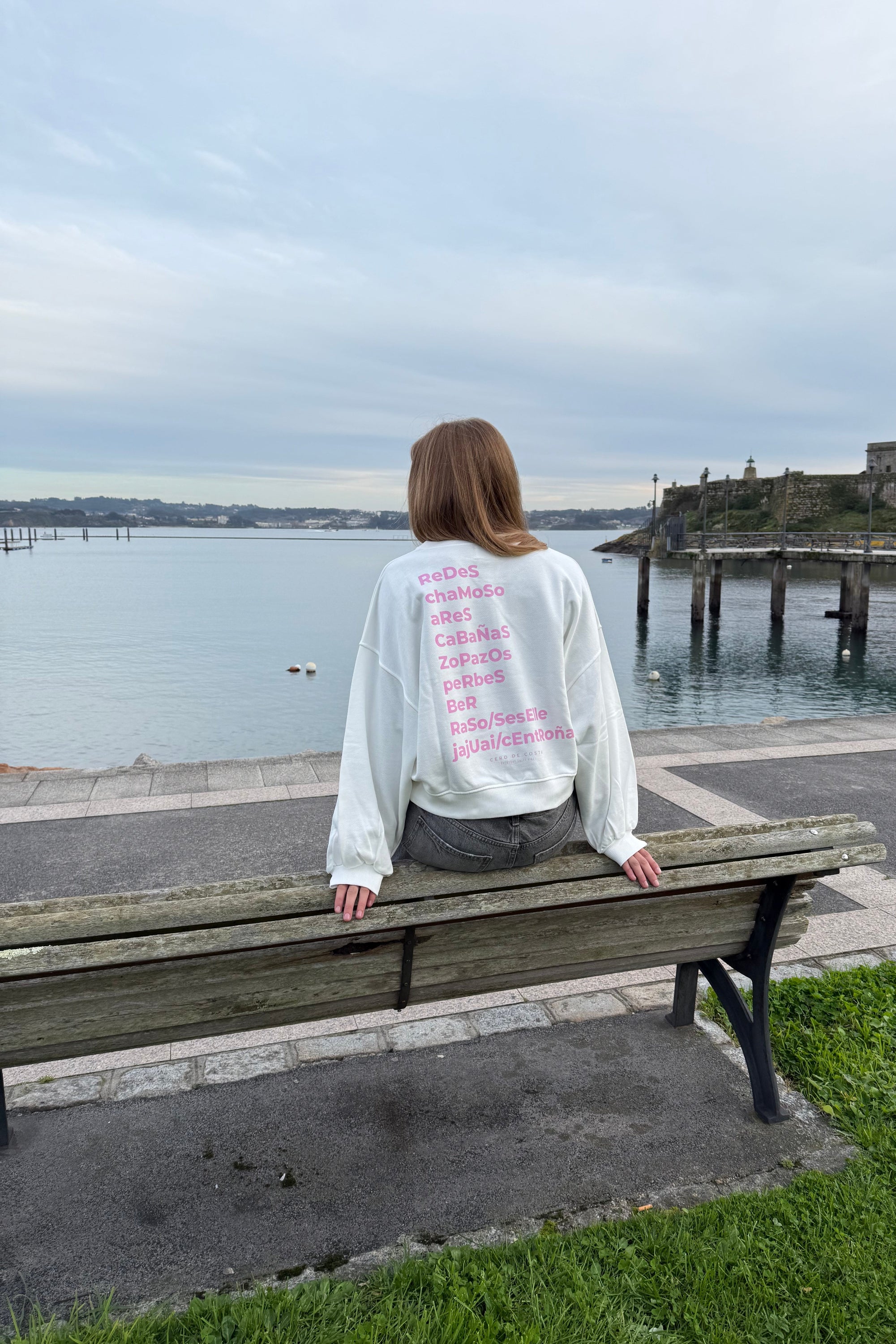 SUDADERA CORTA BLANCO/ROSA "CABAÑAS" SIN CAPUCHA